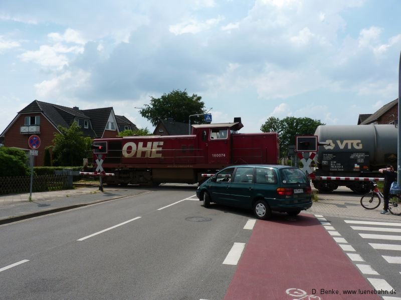 Güterzug mit OHE 160074 in Winsen am BÜ Bürgerweide II elbmarschbahngal018