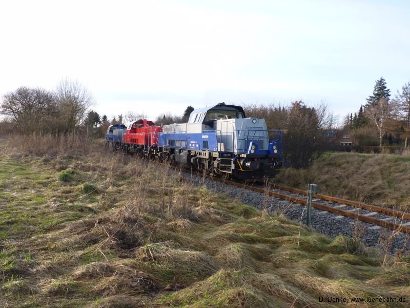 Lokzug, bestehend aus drei Voith Gravitas, in Soderstorf gebirgsbahngal021
