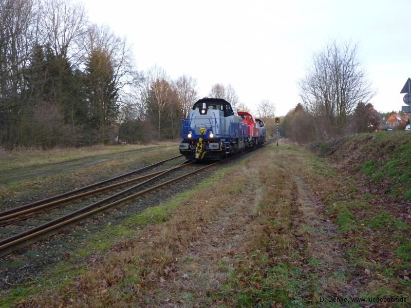 Lokzug, bestehend aus drei Voith Gravitas, in Soderstorf gebirgsbahngal024