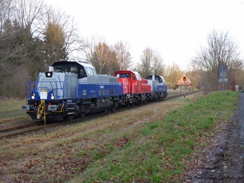 Lokzug, bestehend aus drei Voith Gravitas, in Soderstorf gebirgsbahngal025