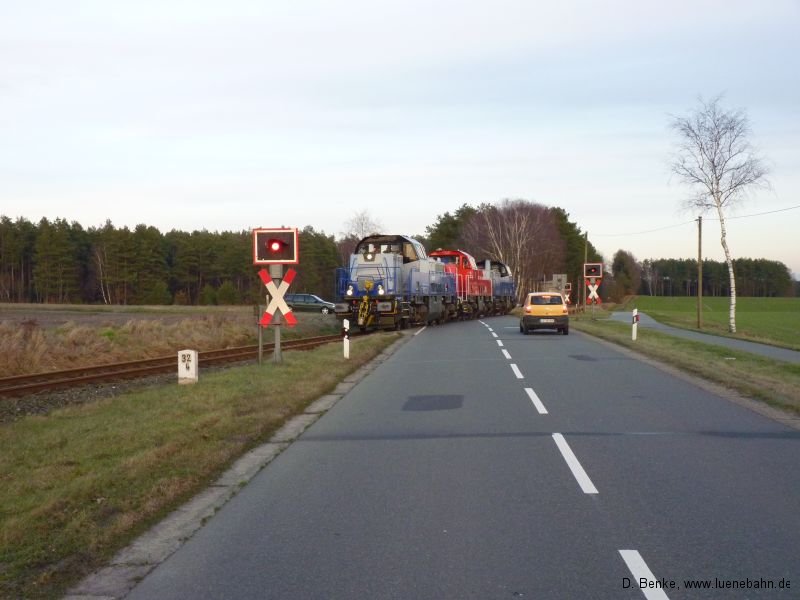 Lokzug, bestehend aus drei Voith Gravitas, in Grevenhof gebirgsbahngal026