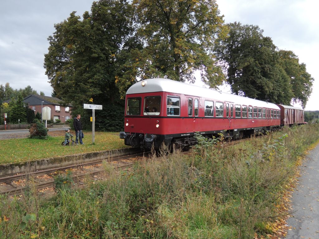 Der Heide-Elbe-Express in Neetze. avl-heide-express-herbst-2012-niedermarschacht-bleckede004