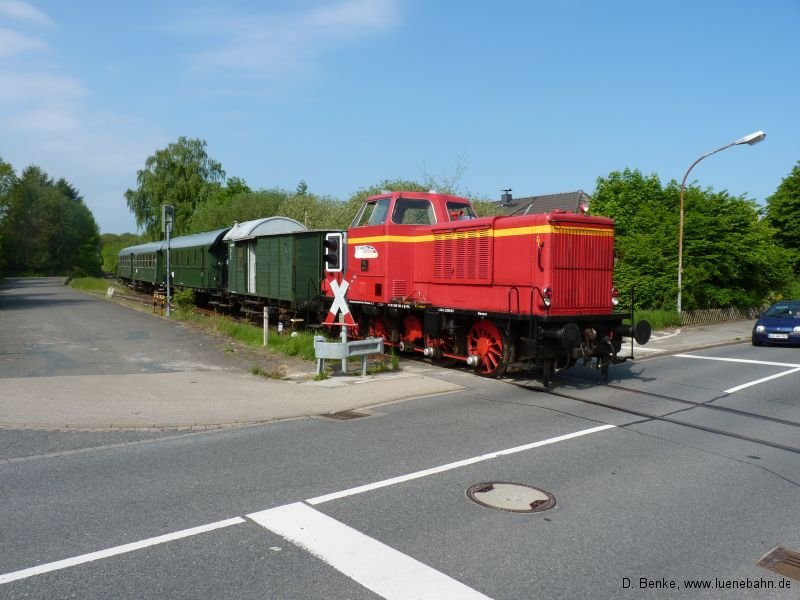 AVL 46-01 mit Heide-Elbe-Express in Erbstorf -Ziegelei geestrandbahngal011