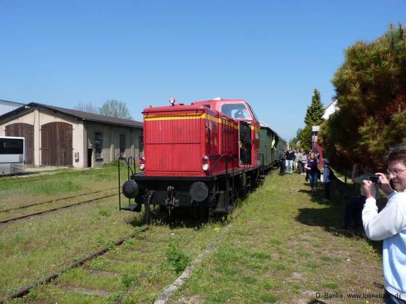 AVL 46-01 mit Heide-Elbe-Express in Bleckede geestrandbahngal012
