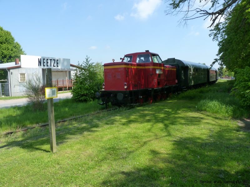 AVL 46-01 mit Heide-Elbe-Express in Neetze geestrandbahngal016