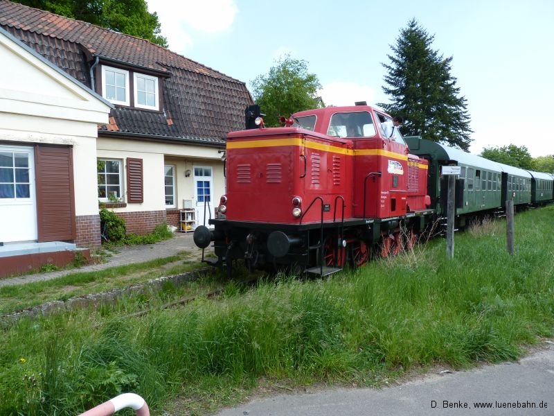 AVL 46-01 mit Heide-Elbe-Express in Scharnebeck II geestrandbahngal018