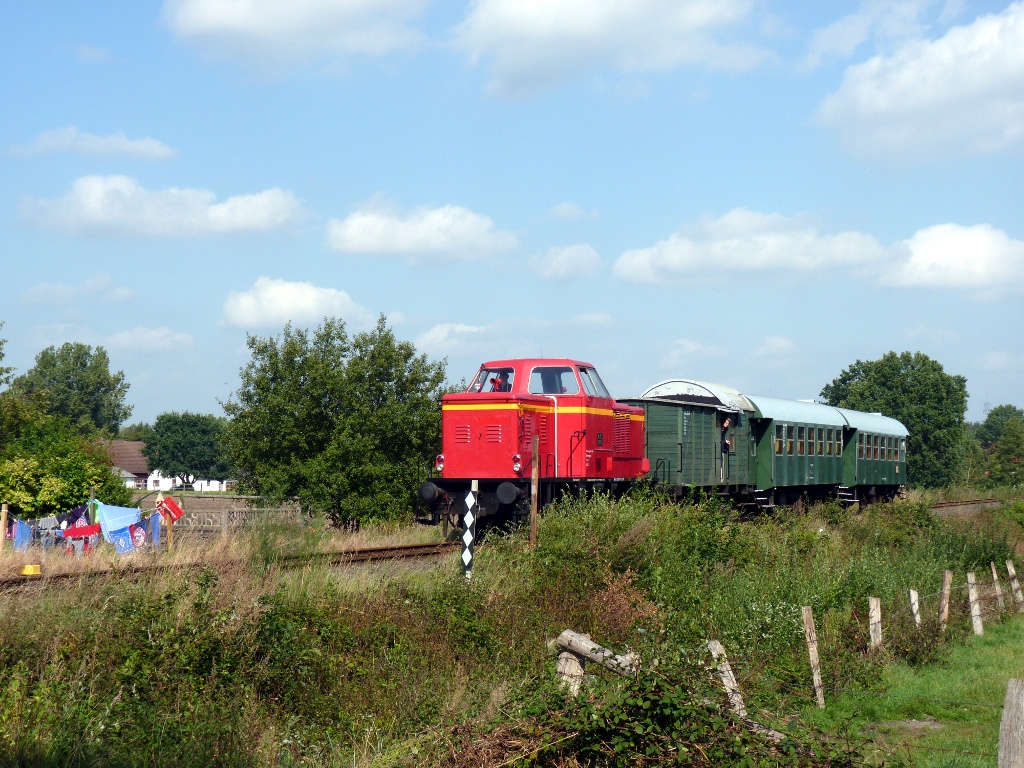 Der Heide-Express kurz vor dem Haltepunkt Wulfsen Nord. 4601wulfsen