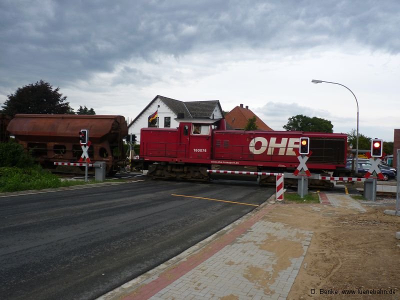 OHE 160073 am 2012 modernisierten Bahnübergang in Salzhausen OHE 160073 am 2012 modernisierten Bahnübergang in Salzhausen