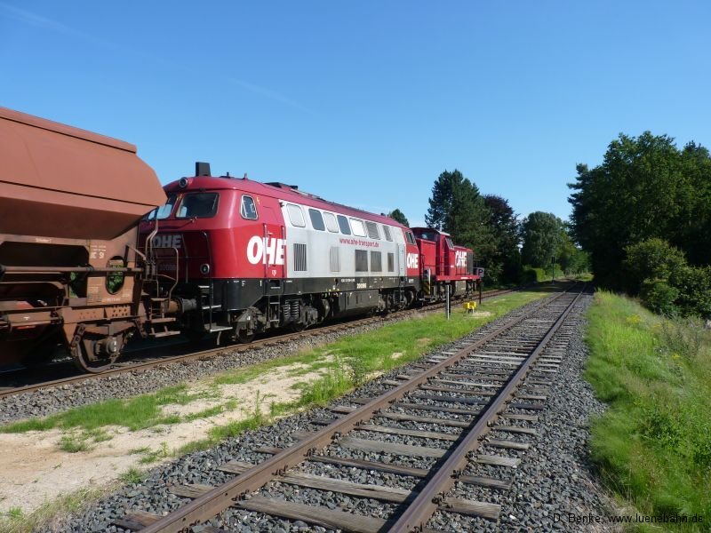 OHE 160073 und 20086 durchfahren den Bahnhof Salzhausen OHE 160073 und 20086 durchfahren den Bahnhof Salzhausen